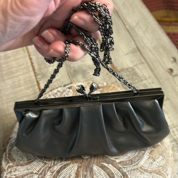 JESSICA MCCLINTOCK LEATHER GRAY KISS LOCK BLACK CHAIN STRAP EVENING BAG - Picture 1 of 12